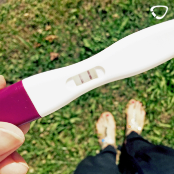 Ein zuverlässiges Schwangerschaftsanzeichen ist das positive Ergebnis eines Schwangerschaftstest.